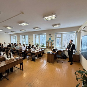 Волонтеры финансового просвещения провели уроки финансовой безопасности для студентов 