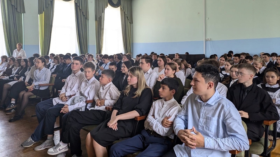 В школах Башкортостана прошли уроки финансовой грамотности, приуроченные ко Дню финансиста
