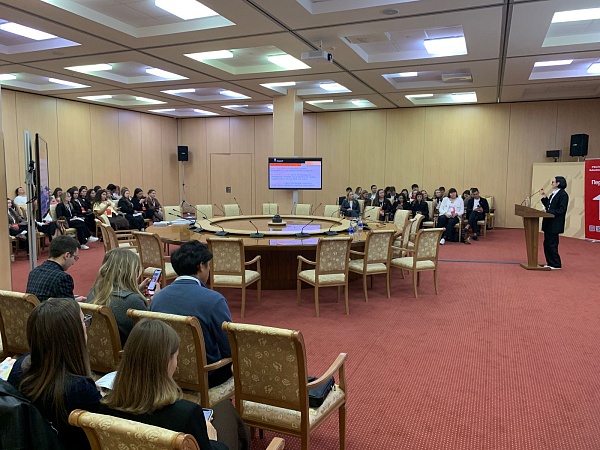 Эксперты Центра финансовой грамотности провели практикум для сотрудников «Движения первых»